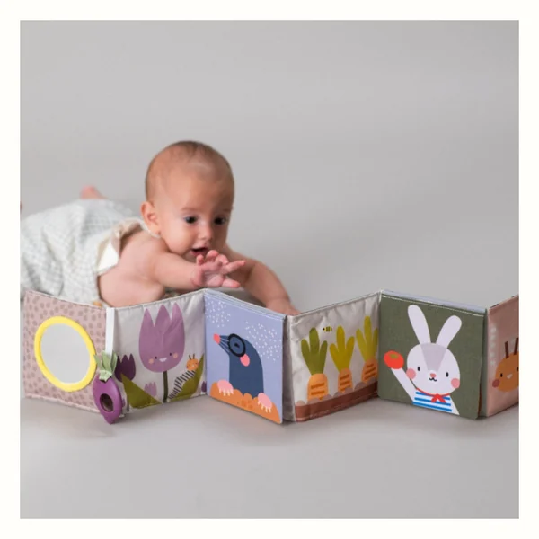 Taf Toys Dwustronna książeczka sensoryczna Urban Garden